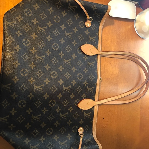 Authentic Louis Vuitton Neverfull bag - Picture 2 of 2